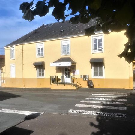 Le 120 - Groupe Logis Hotels - Ex Auberge La Terrasse La Châtaigneraie エクステリア 写真