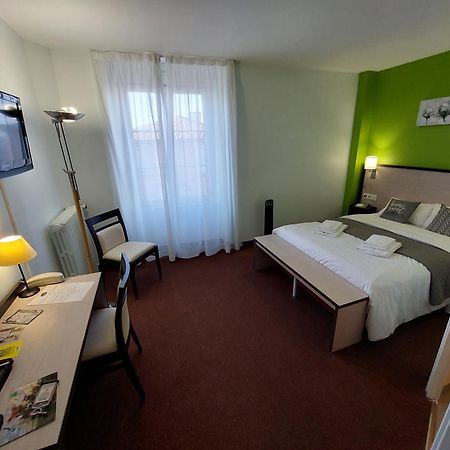Le 120 - Groupe Logis Hotels - Ex Auberge La Terrasse La Châtaigneraie エクステリア 写真