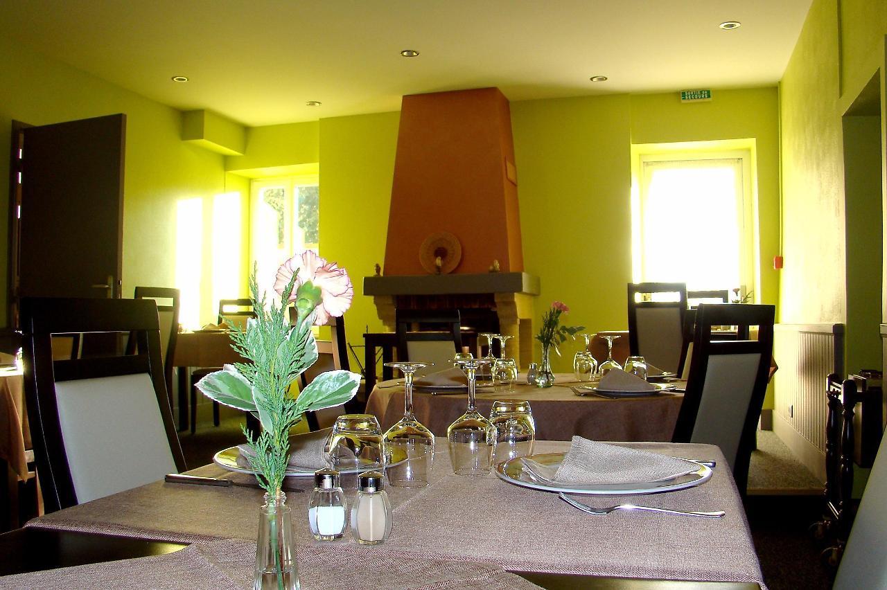 Le 120 - Groupe Logis Hotels - Ex Auberge La Terrasse La Châtaigneraie エクステリア 写真