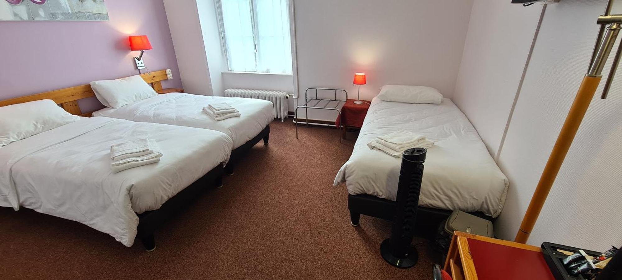 Le 120 - Groupe Logis Hotels - Ex Auberge La Terrasse La Châtaigneraie エクステリア 写真