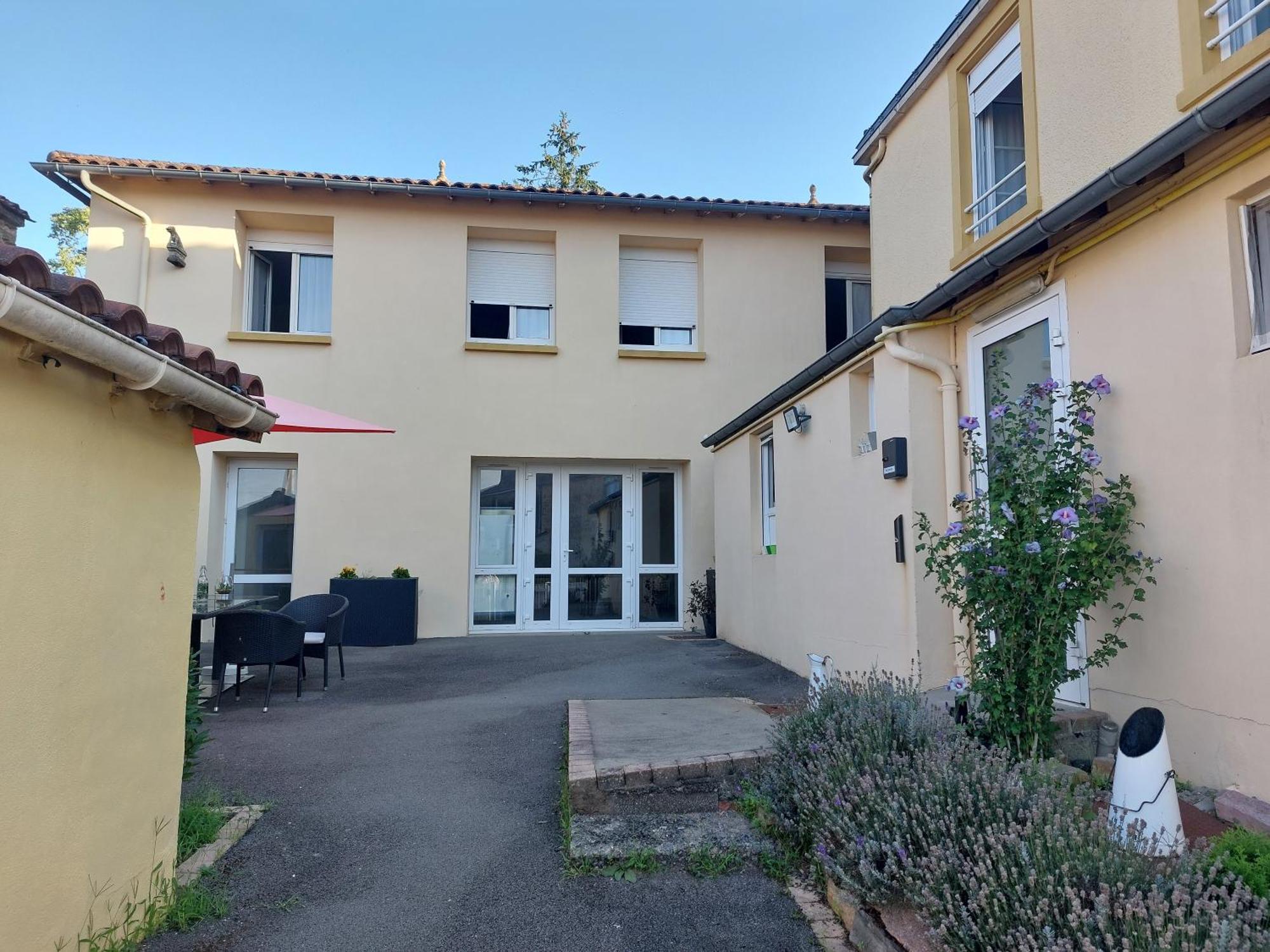 Le 120 - Groupe Logis Hotels - Ex Auberge La Terrasse La Châtaigneraie エクステリア 写真